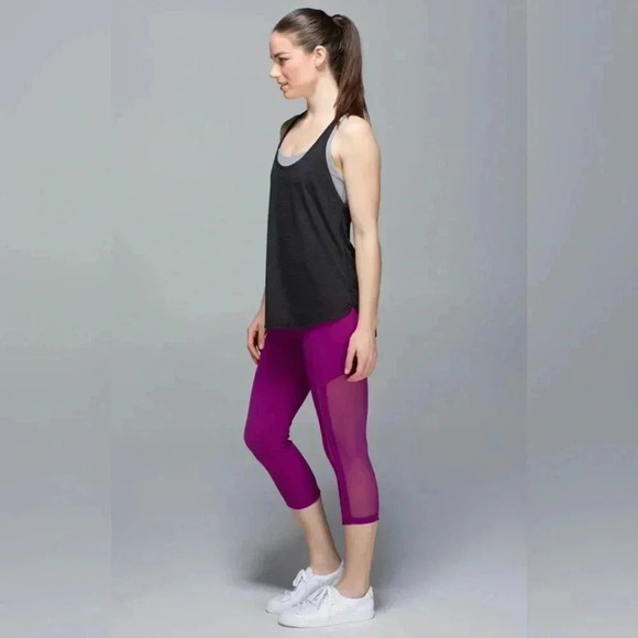 Lululemon Hot To Street Crop  Size 6 Regal Plum - Picture 2 of 14